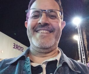 José
